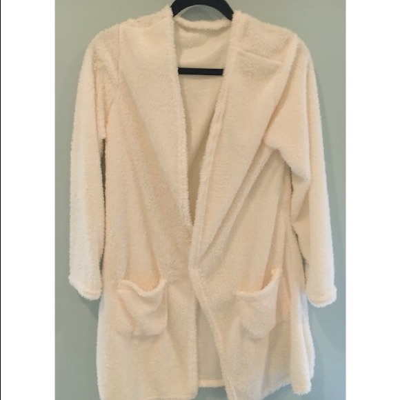White fuzzy women’s cardigan - Picture 3 of 4
